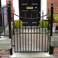Gate
